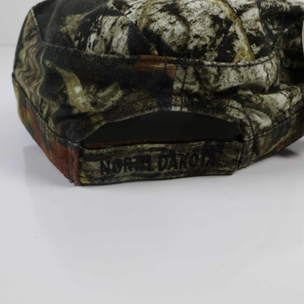 North Dakota Fighting Hawks Mossy Oak Camo Cap Adjustable NWT Womens - Picture 6 of 8